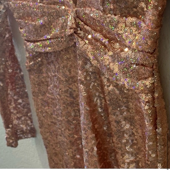 Party Dress Shimmer Rose Gold Sequin Deep V Cut with bra shelf zipper back small - Picture 5 of 9